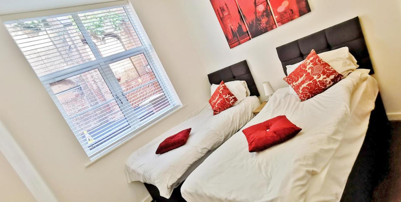J Quarter - Sleeps 5 Long Term & Families Comfortably, 4 Beds, 2 Bathrooms Бирмингам Екстериор снимка