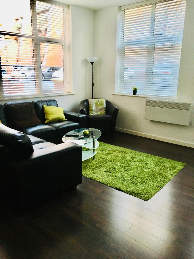J Quarter - Sleeps 5 Long Term & Families Comfortably, 4 Beds, 2 Bathrooms Бирмингам Екстериор снимка